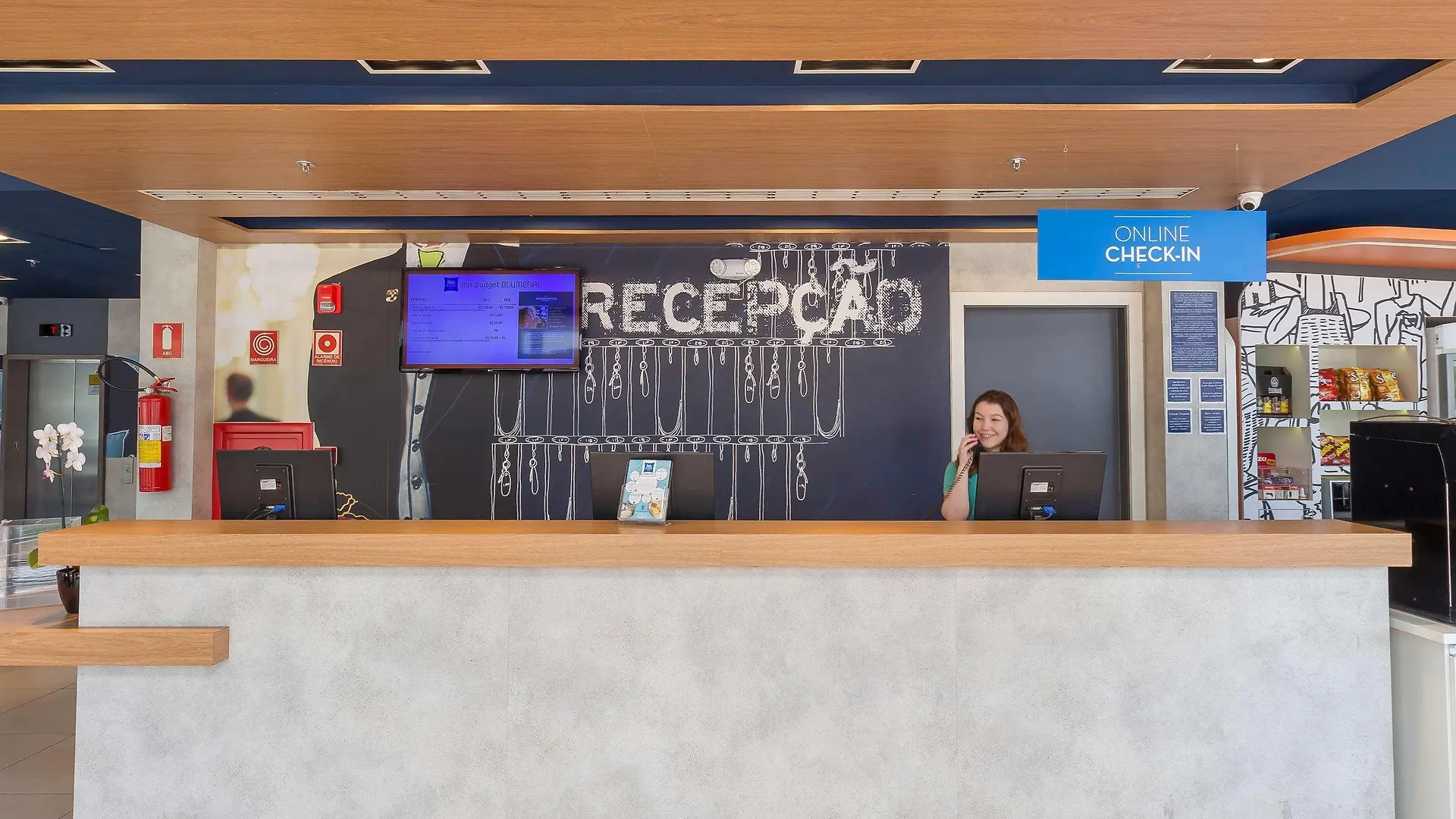 Ibis Budget Blumenau 2*,