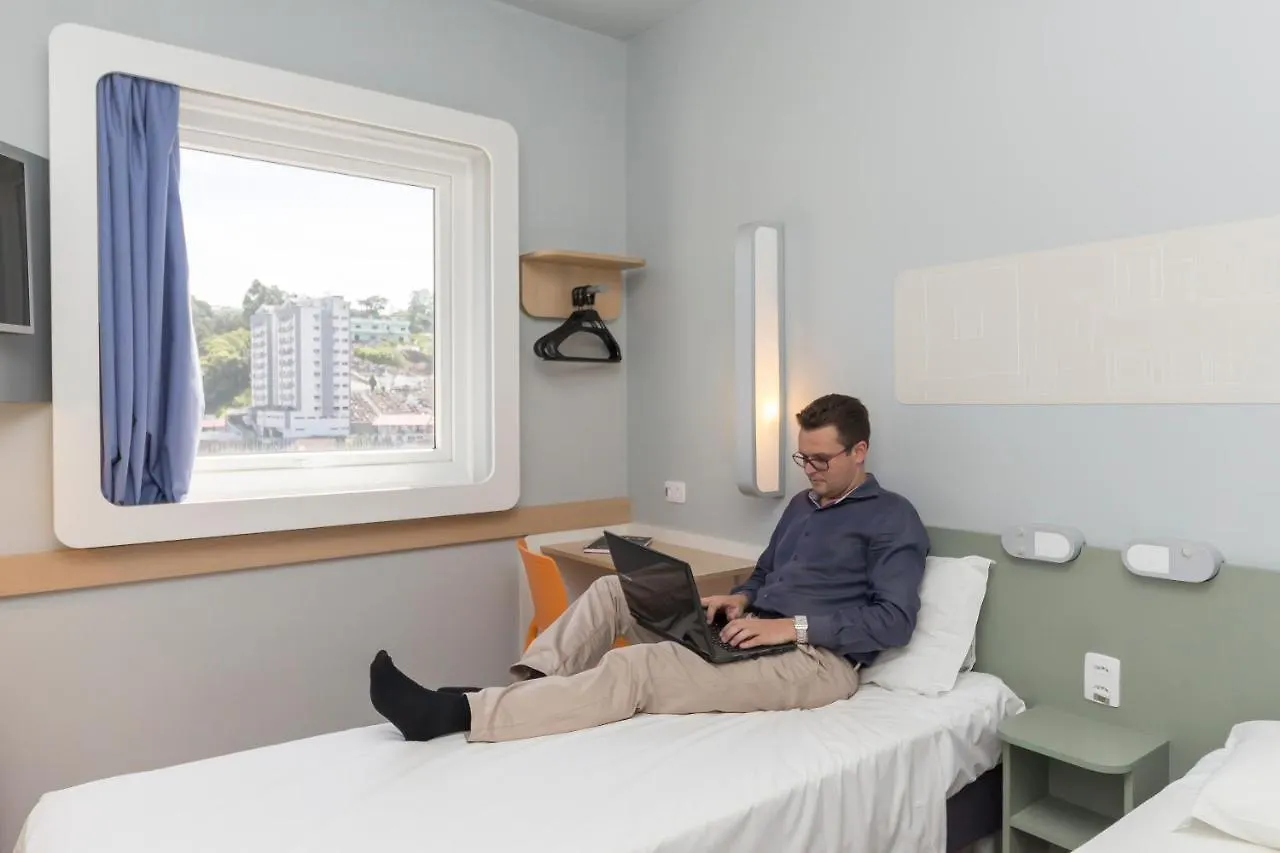 Ibis Budget Blumenau 2*,