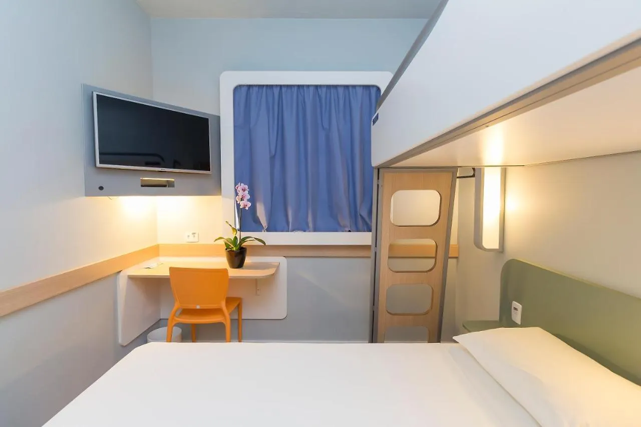 Ibis Budget Blumenau 2*,  Brazil